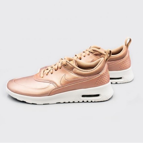 Nike Air Max Thea Metallic Rose Gold Street Sneaker Size 9 - Picture 1 of 14